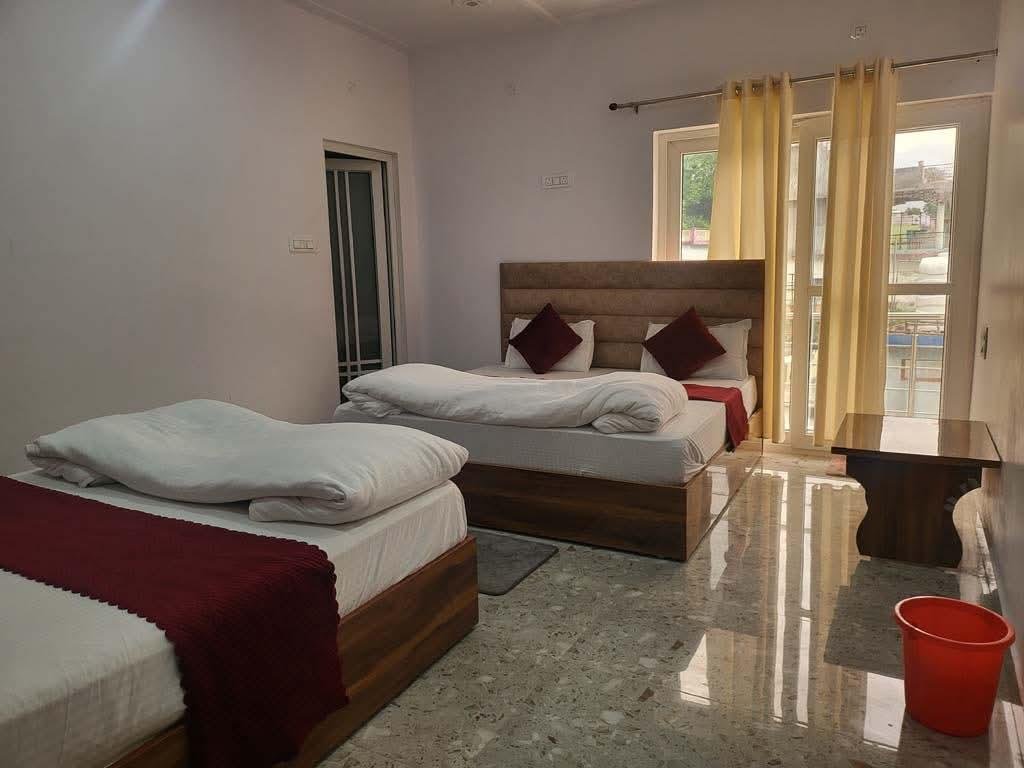 Twin Bed Room